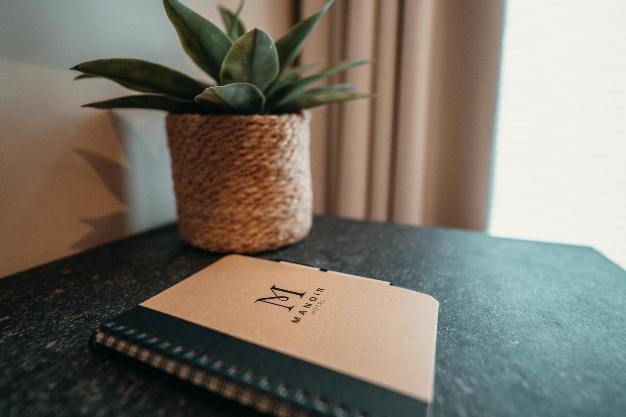 Hotel Le Manoir 마르쉐앵파멩느 외부 사진